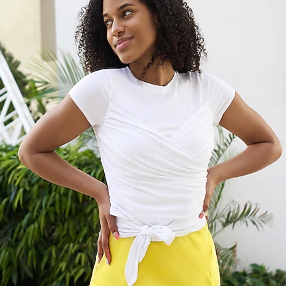 NWT Express White front wrap T-shirt. Size small.